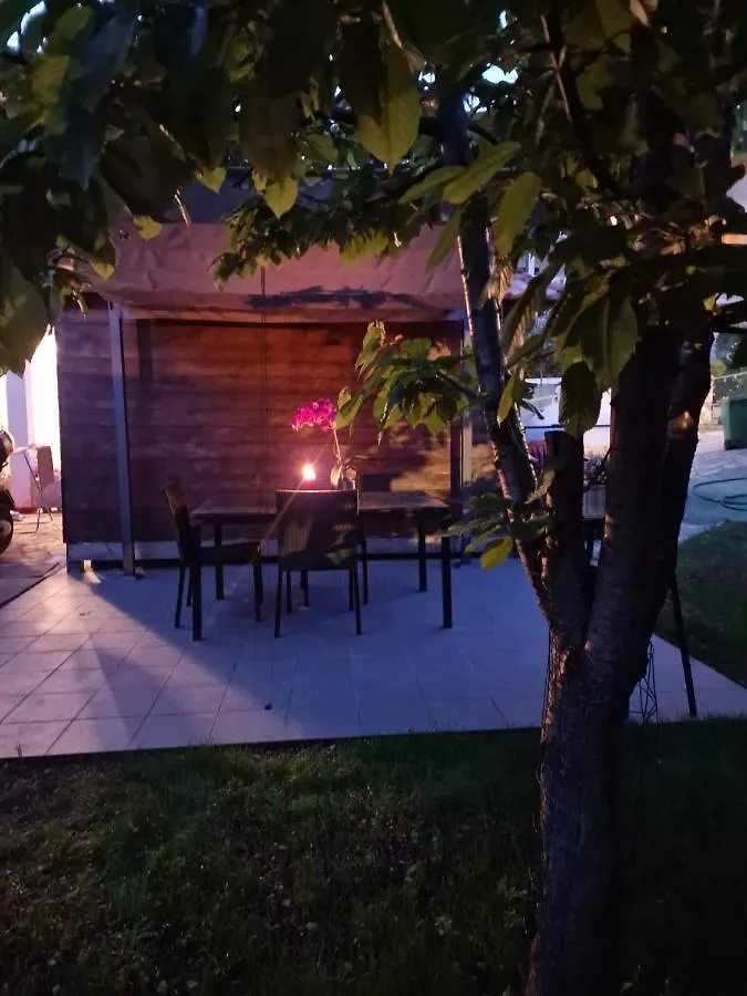 Apartments Poretti For 2,In Center Parking Free In The Yard,6 Min Beach Walk Rovinj
