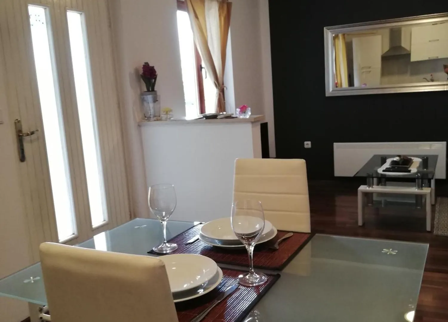 Apartments Poretti For 2,In Center Parking Free In The Yard,6 Min Beach Walk Rovinj