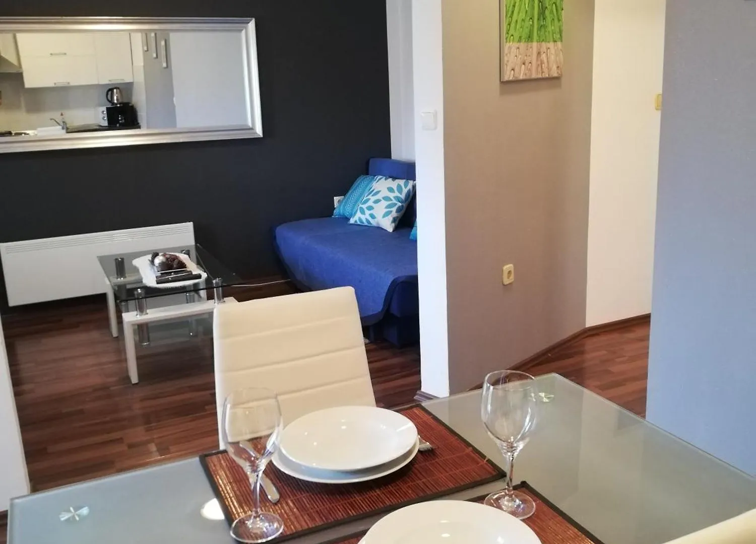 Apartments Poretti For 2,In Center Parking Free In The Yard,6 Min Beach Walk Rovigno 0*,